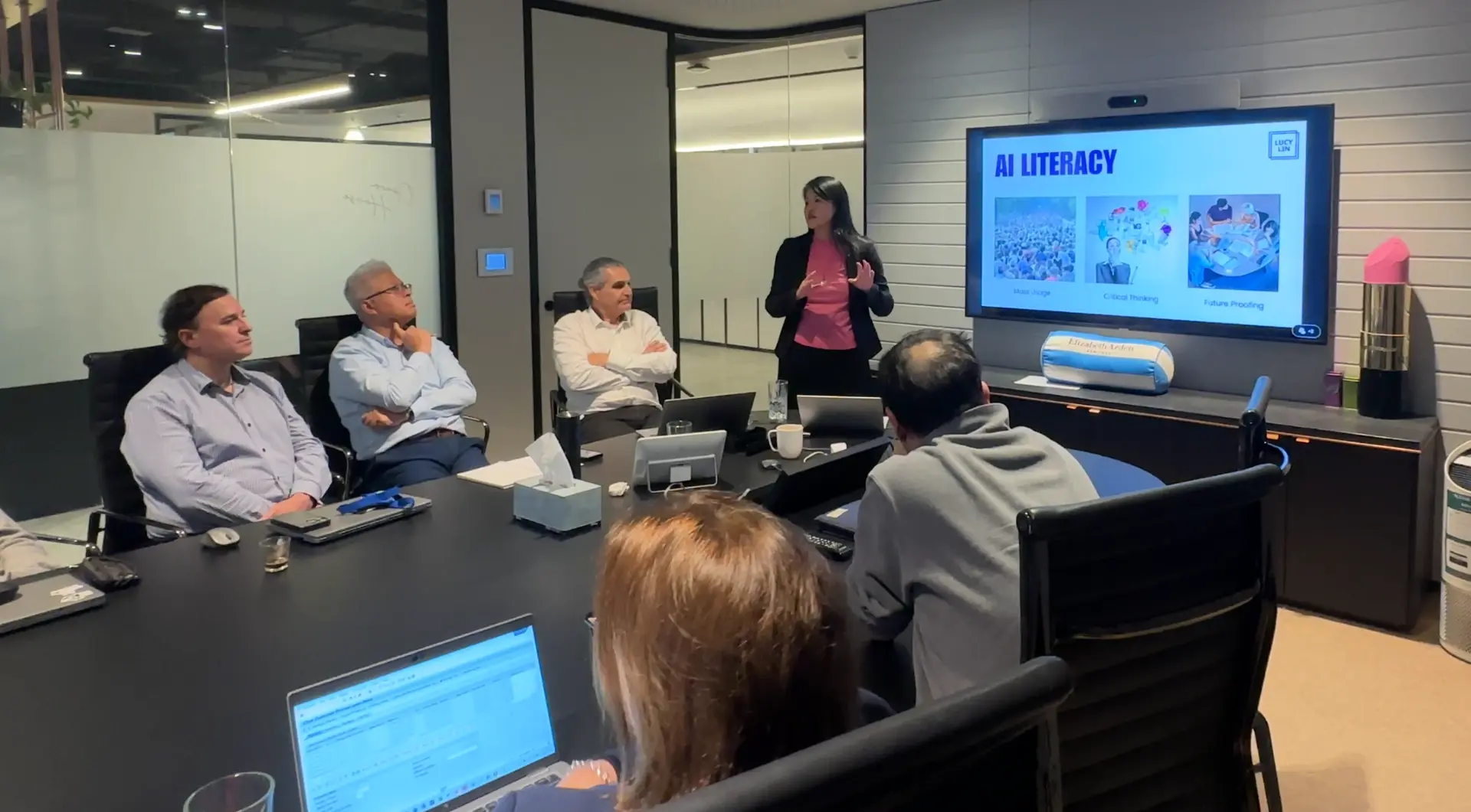 Lucy Lin facilitating an AI literacy workshop